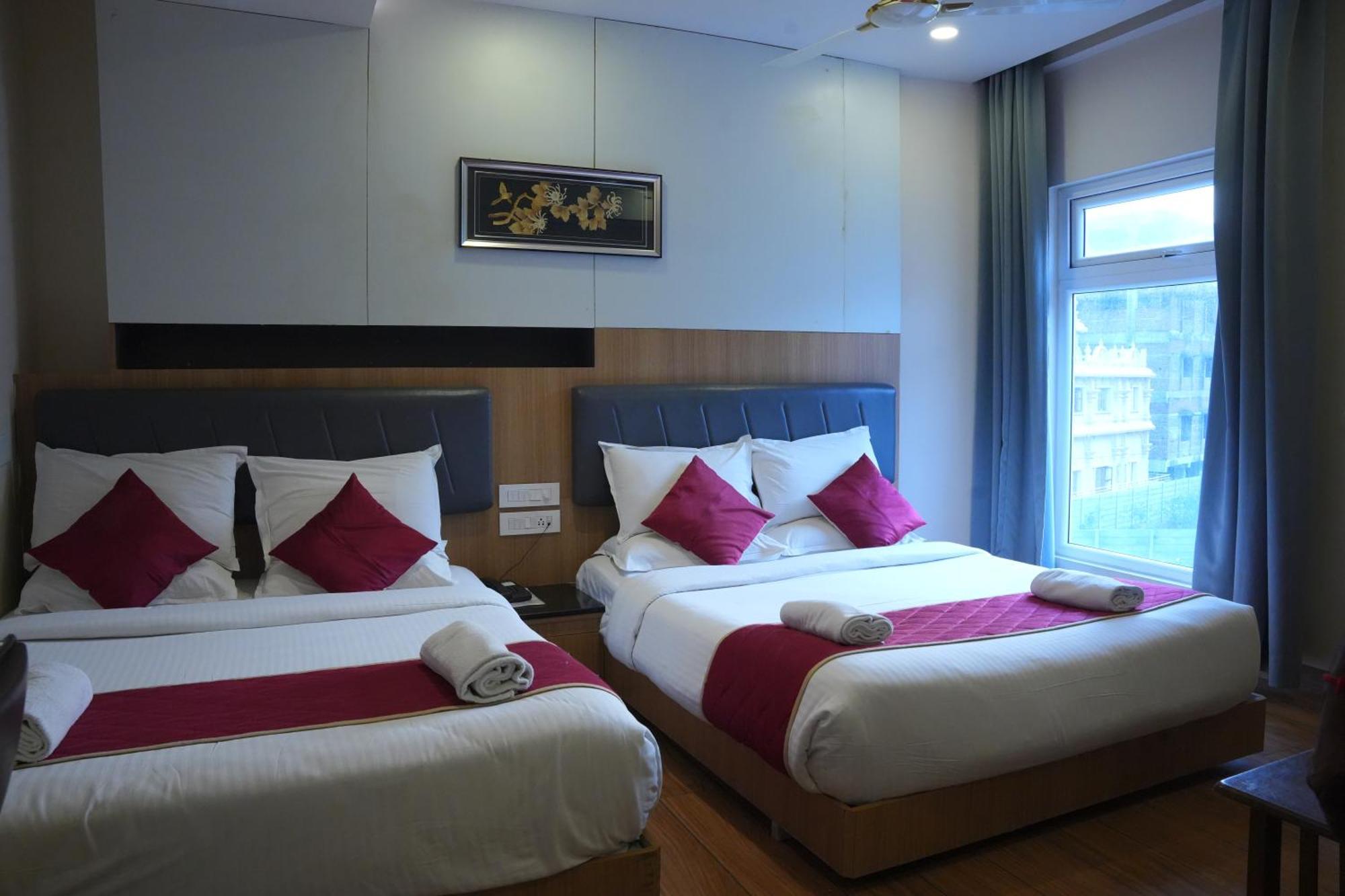 Kvp Golden Inn Tirupati Extérieur photo