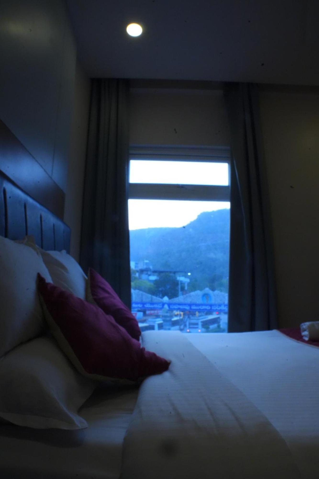 Kvp Golden Inn Tirupati Extérieur photo