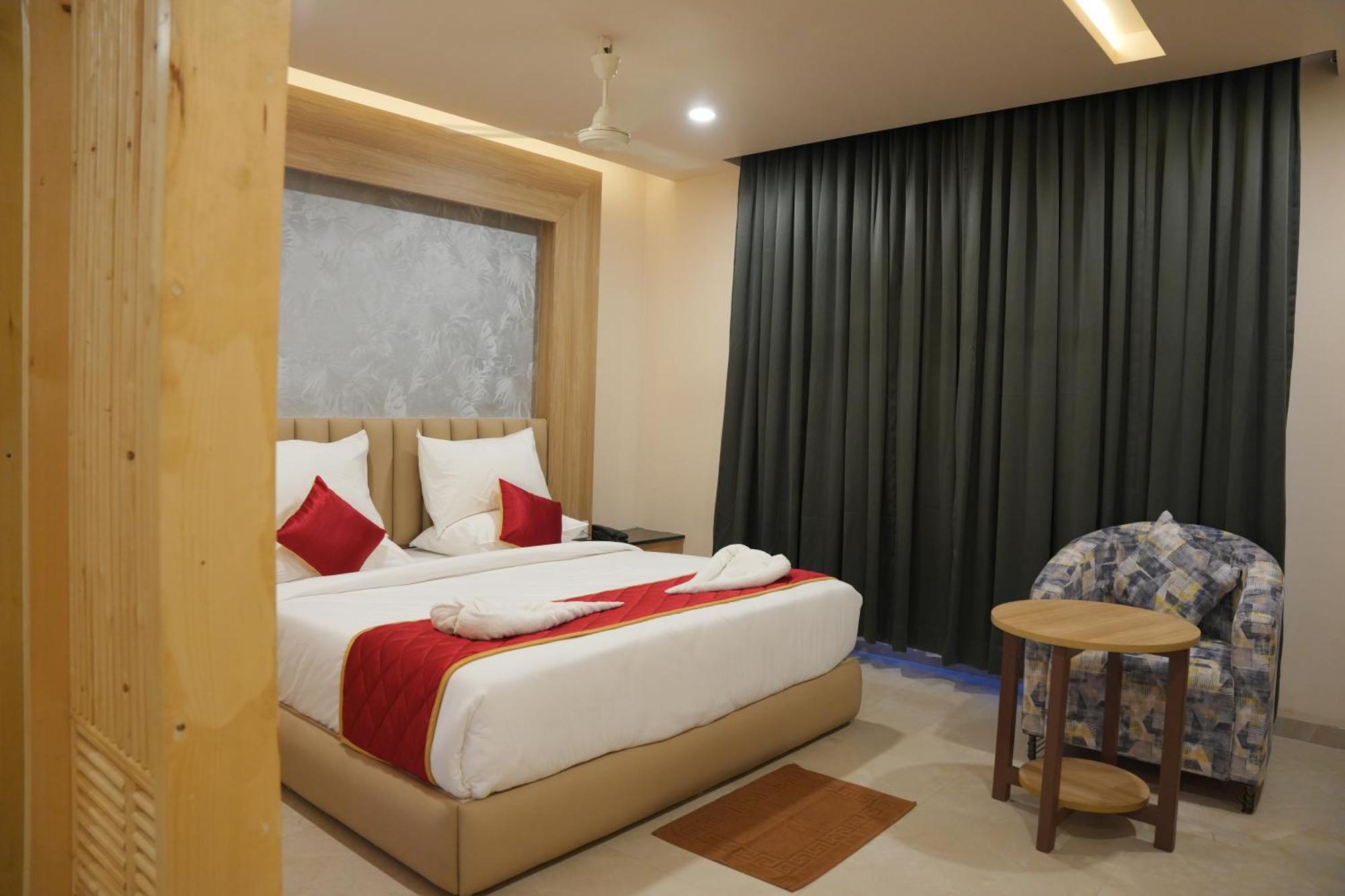 Kvp Golden Inn Tirupati Extérieur photo