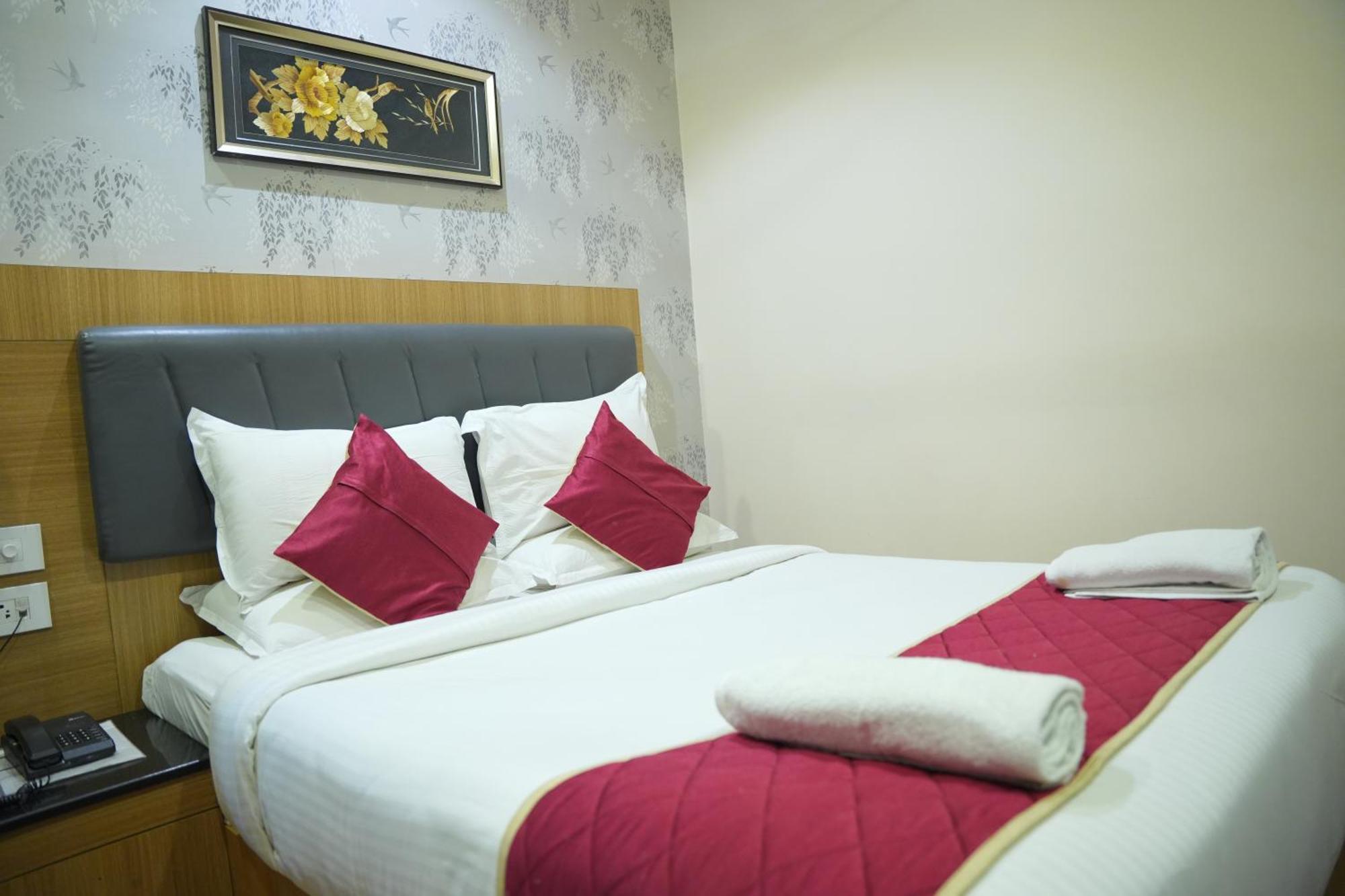 Kvp Golden Inn Tirupati Extérieur photo